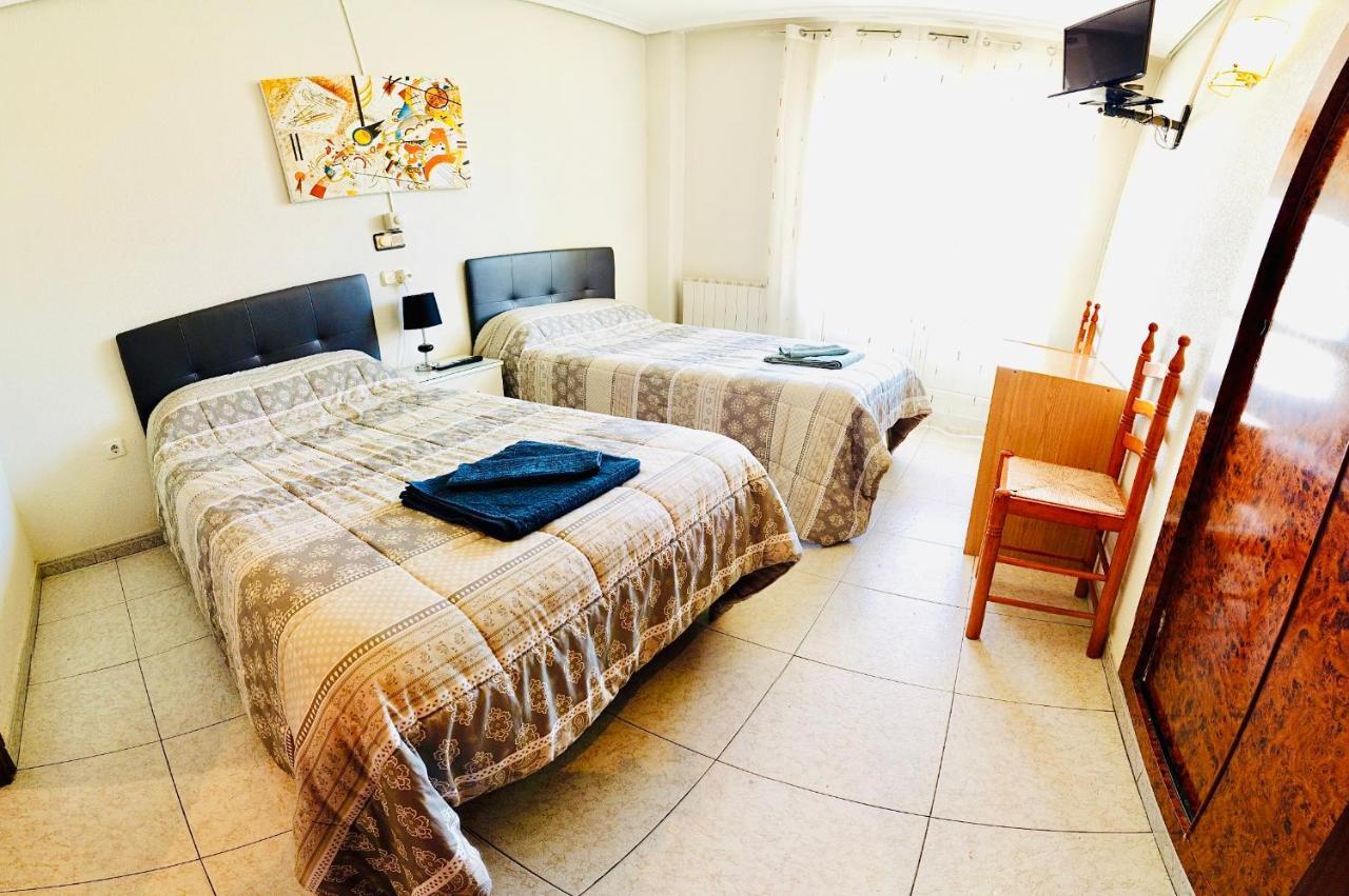לאון Hostal Sol Naciente מראה חיצוני תמונה