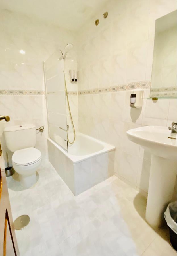 לאון Hostal Sol Naciente מראה חיצוני תמונה
