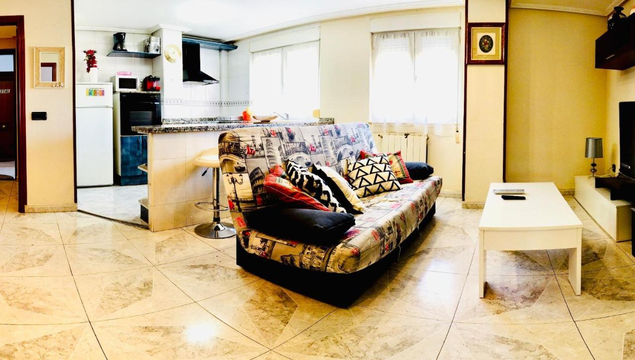 לאון Hostal Sol Naciente מראה חיצוני תמונה