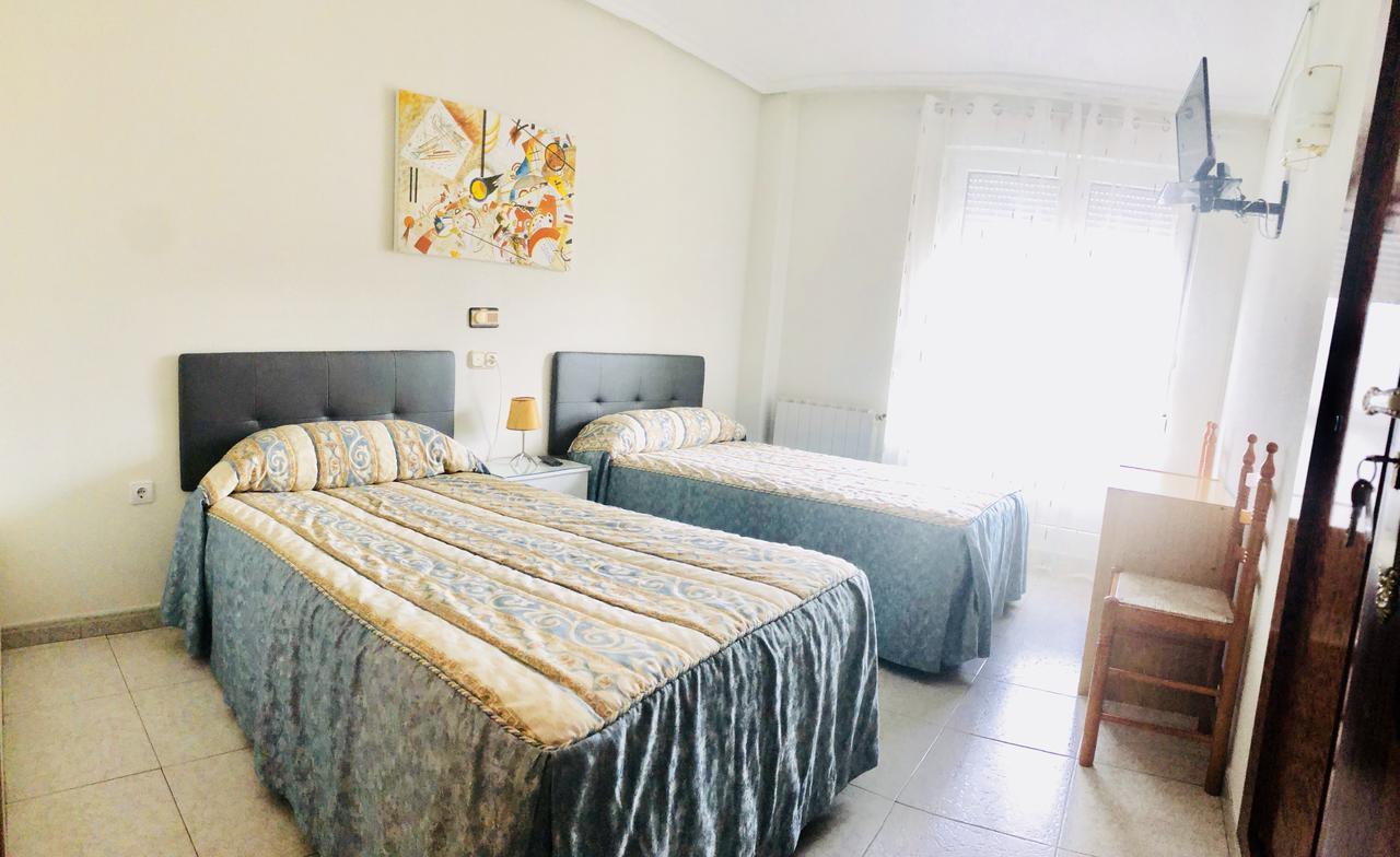 לאון Hostal Sol Naciente מראה חיצוני תמונה