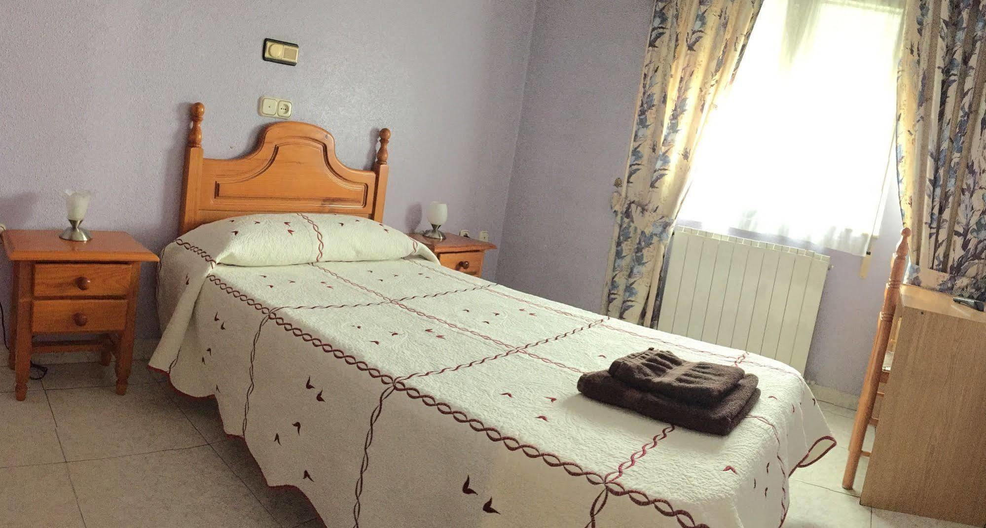 לאון Hostal Sol Naciente מראה חיצוני תמונה