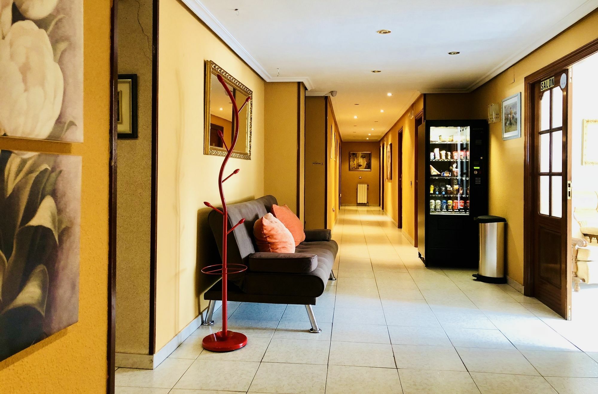 לאון Hostal Sol Naciente מראה חיצוני תמונה
